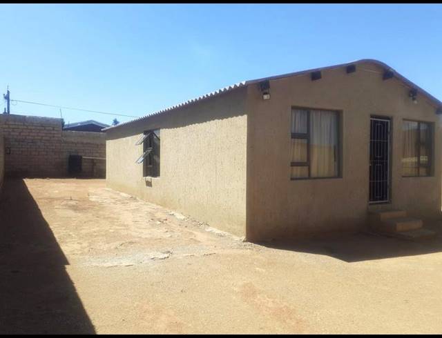 2 BEDROOM HOUSE FOR SALE IN MAPETLA